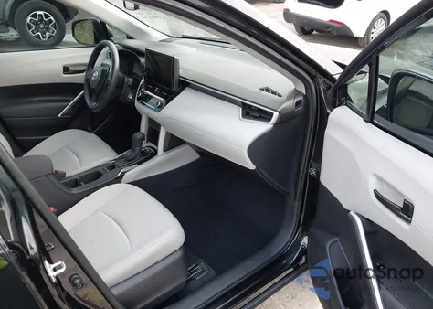 2025 Toyota Corolla Cross L z USA, uszkodzony, nr VIN 7MUAAAAG7SV149014